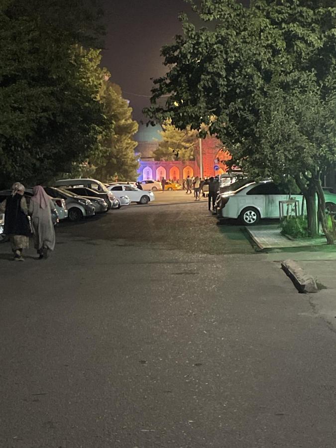 Isfandiyor Hotel Samarkand Bagian luar foto