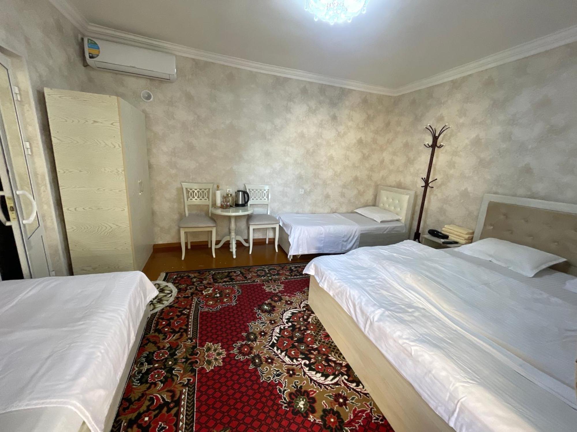 Isfandiyor Hotel Samarkand Bagian luar foto