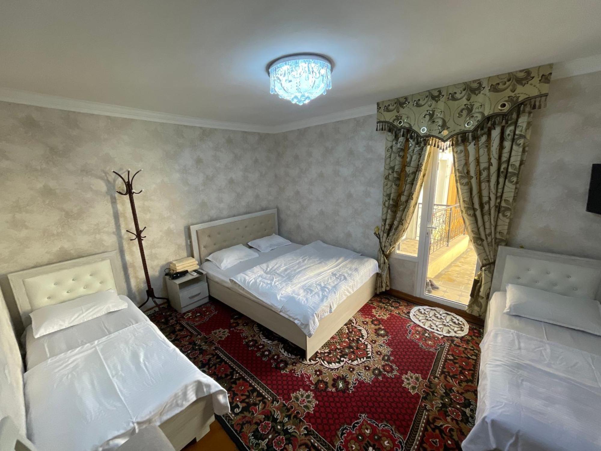 Isfandiyor Hotel Samarkand Bagian luar foto
