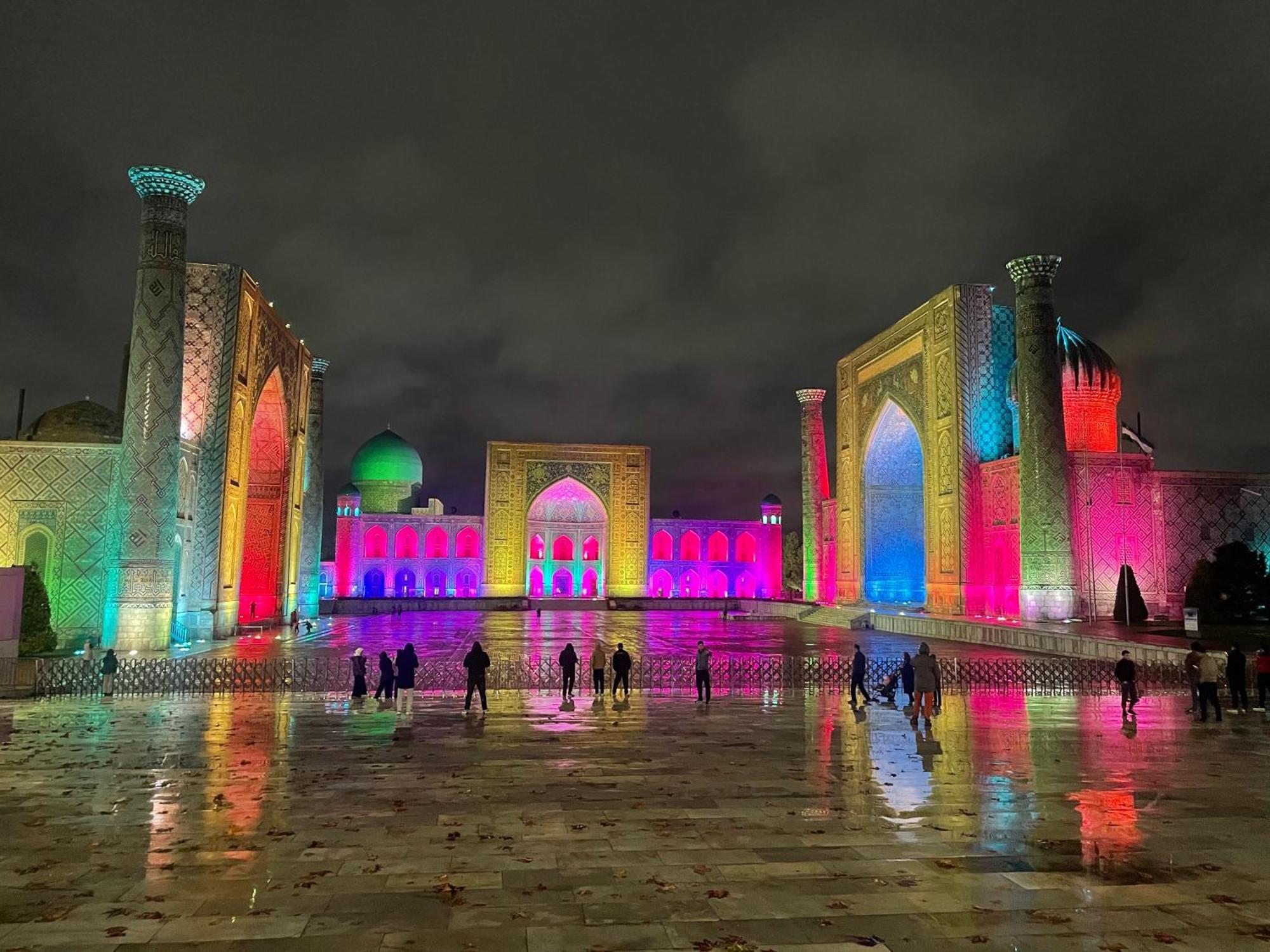 Isfandiyor Hotel Samarkand Bagian luar foto