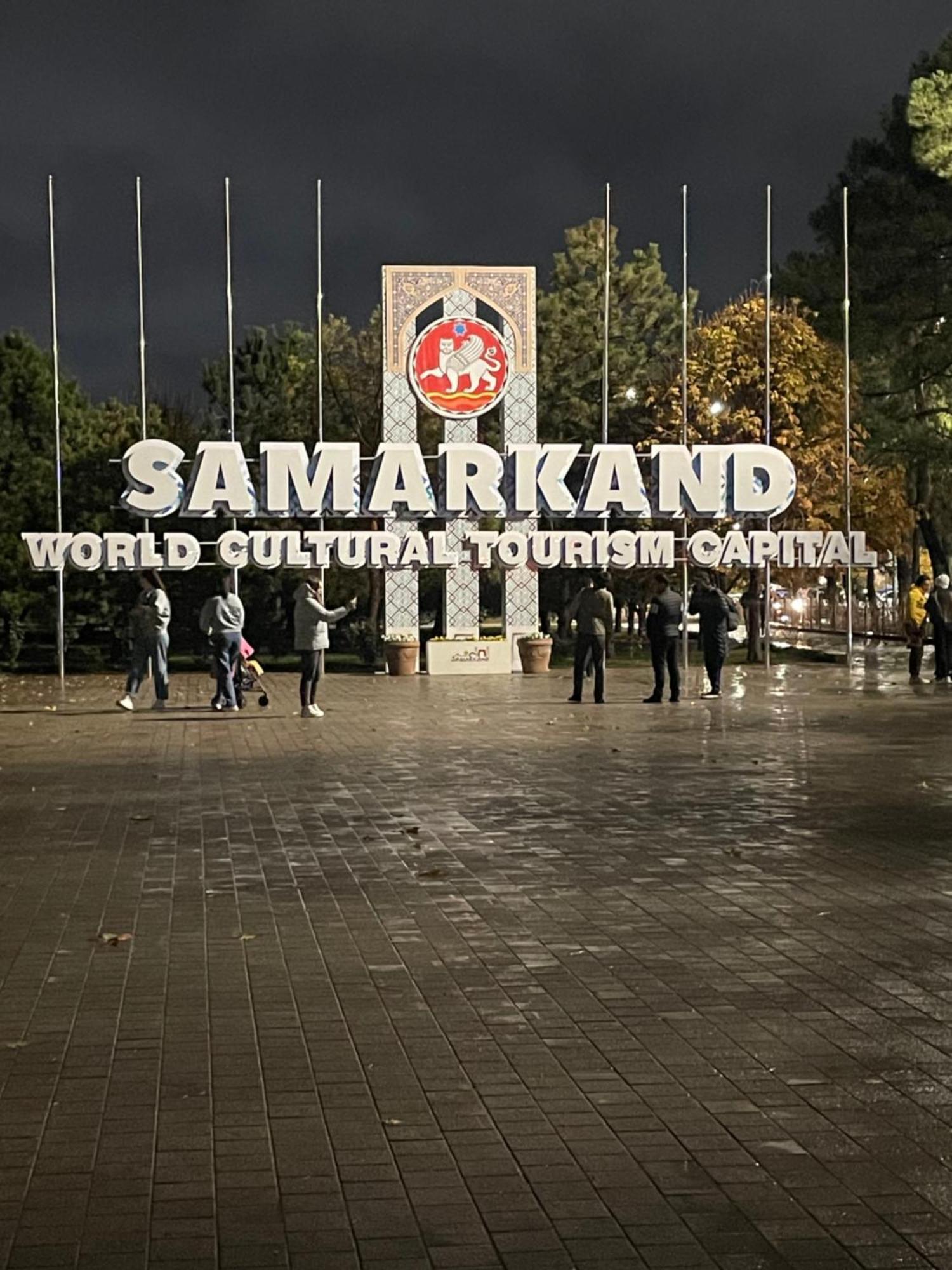 Isfandiyor Hotel Samarkand Bagian luar foto